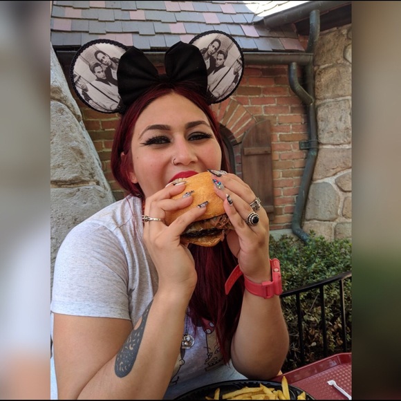 Meet your Posher, Michelle - Picture 1 of 1